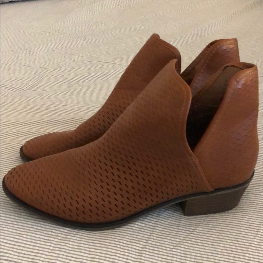 COPY - American Eagle brown ankle booties